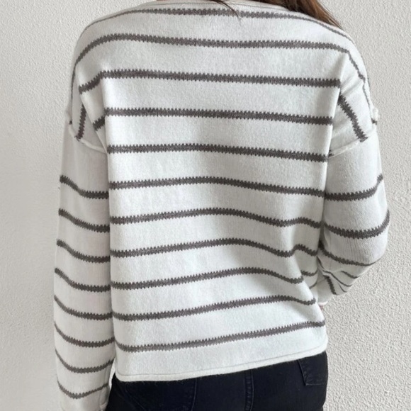 Gorgeous striped sweater - Picture 3 of 3